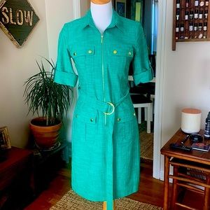 Very sweet, fitted green dress with zipper!
